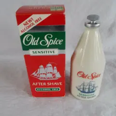 Old Spice woda po goleniu Sensitive, w butelce i pudełku, z żaglowcem. Idealna dla wrażliwej skóry.